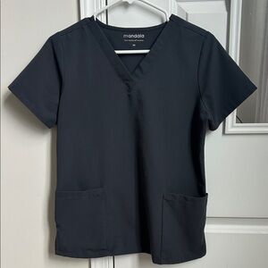 Mandala Gray 6-Pocket Scrub Top
